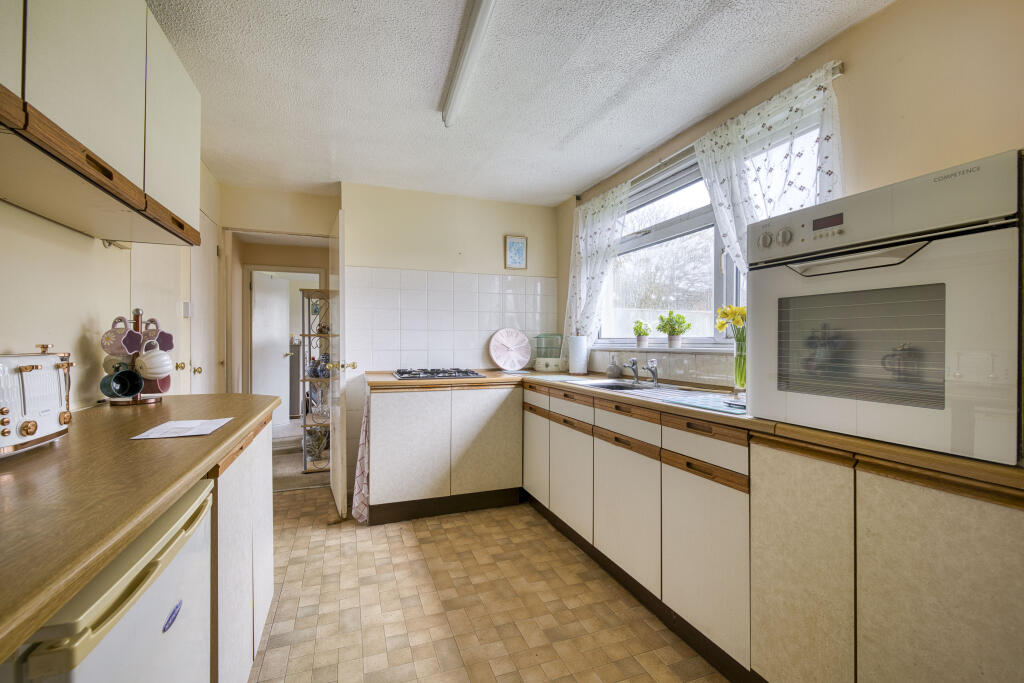Lyndale, Enfield Road, Evercreech, Shepton Mallet, Somerset, BA4 photo 3