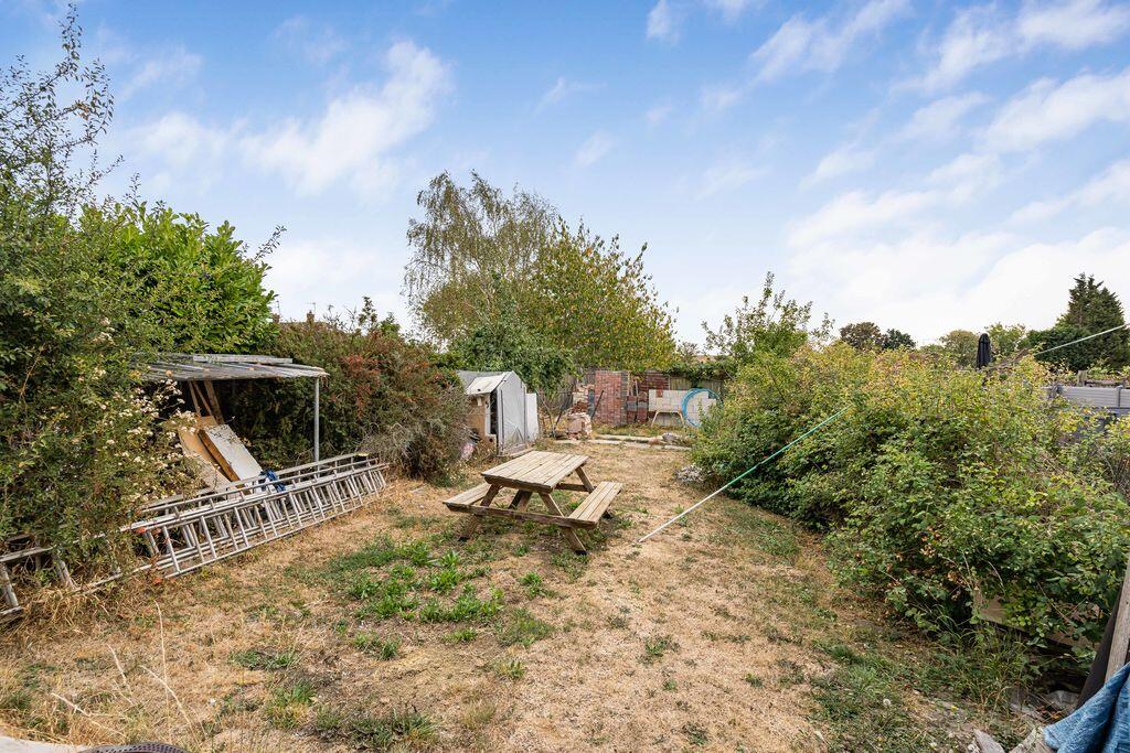 House in Milton Keynes, Far Bletchley, West Bletchley - View 5