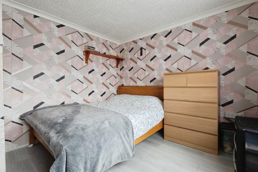 House in London, Thames View - More