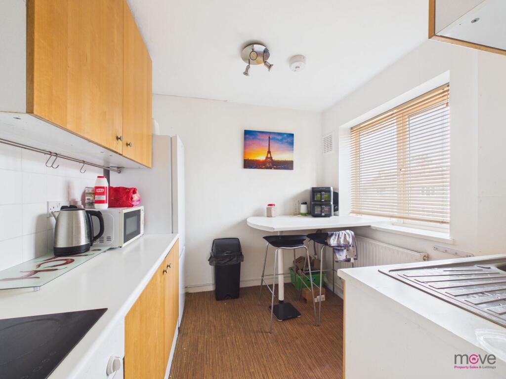 Apartment in Cheltenham, Kingsditch, Alstone - View 4