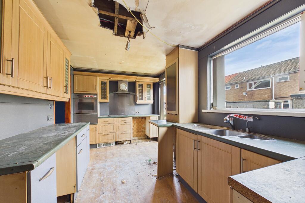 Stanks Drive, Leeds, West Yorkshire, LS14 photo 4
