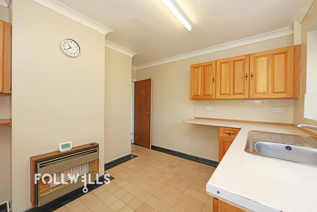 House in Newcastle-under-Lyme, Finney Green, Keele - More