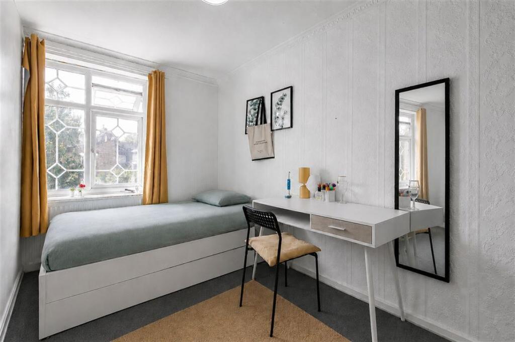 Apartment in London - More