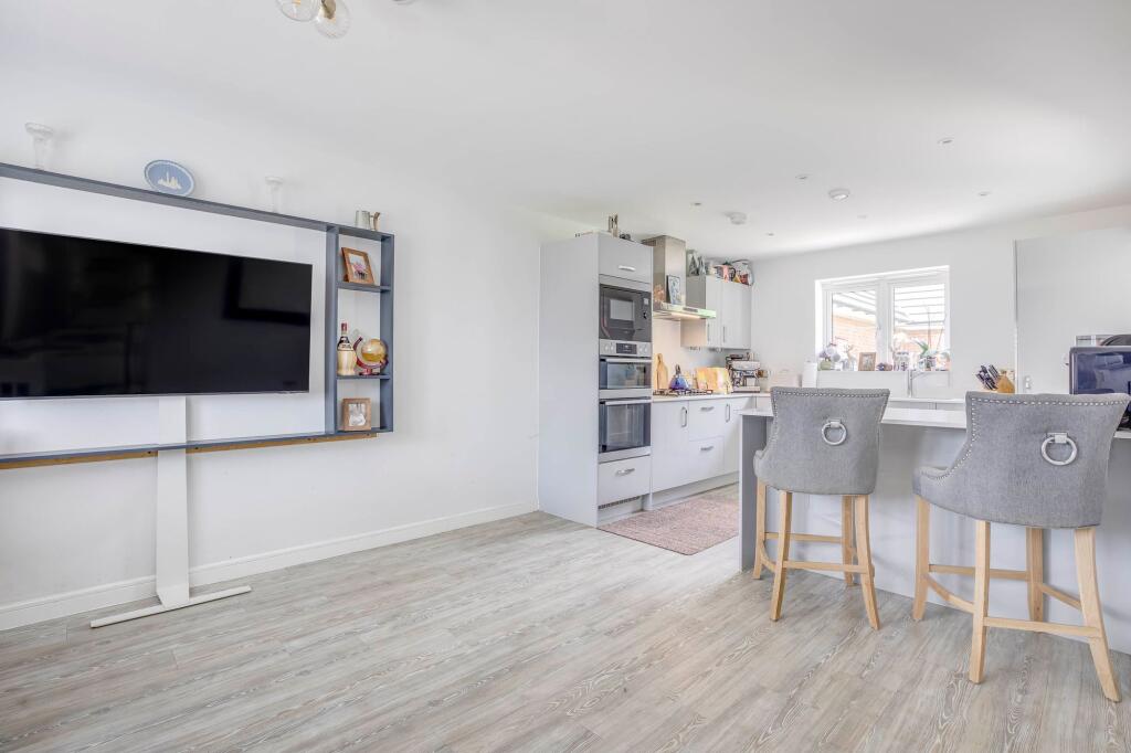 Wickfields, Longwick, HP27 - View 4