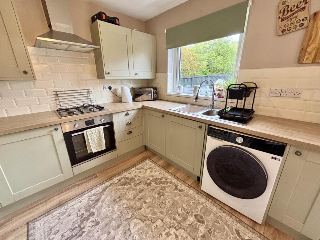 House in Pontardawe, Neath Port Talbot - More