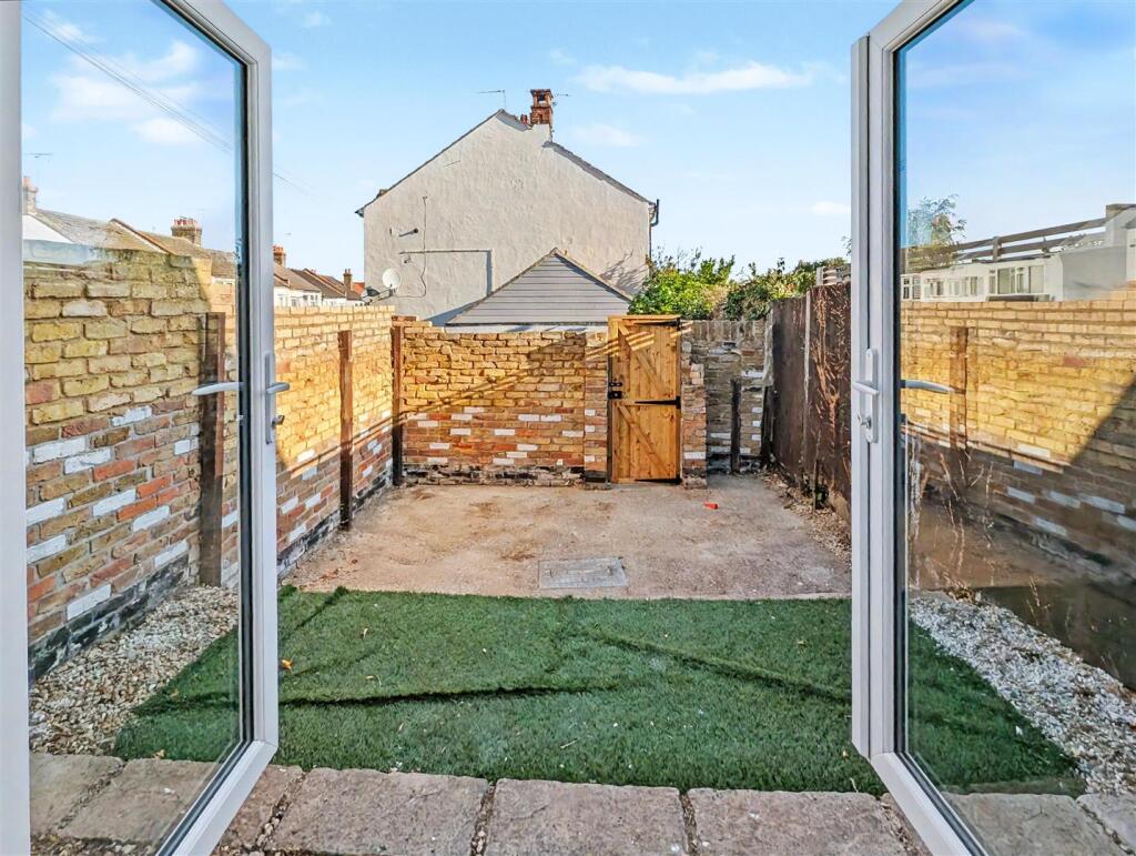 Apartment in Southend-on-Sea, Westcliff-on-Sea - View 5
