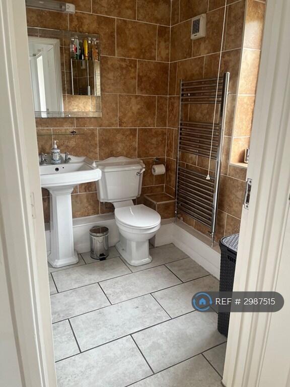House in London - View 4