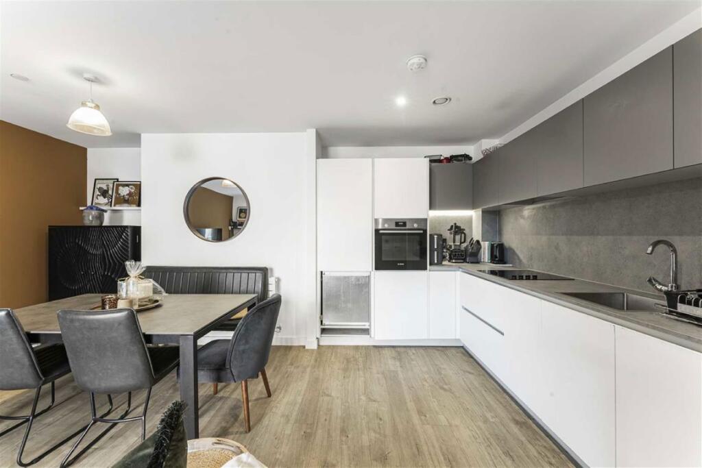 Apartment in London, Leyton - View 3