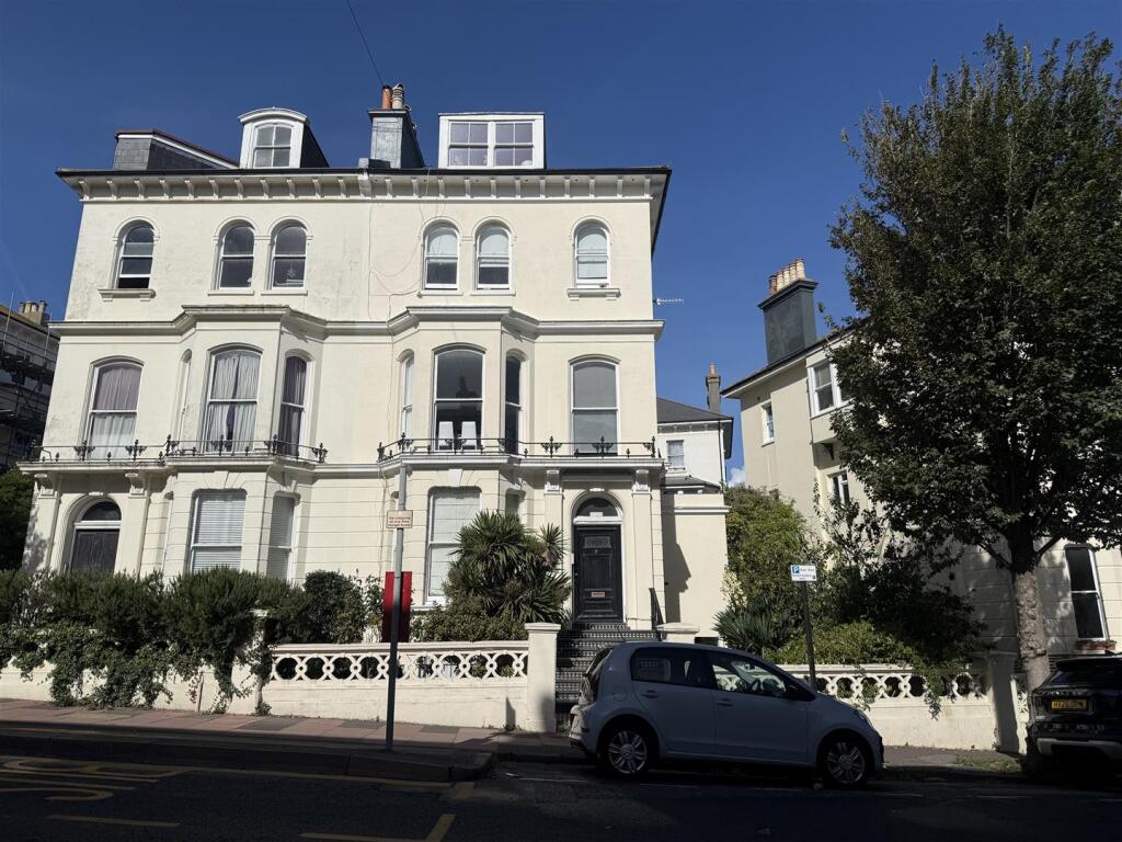 1-bed flat on Buckingham Road, Brighton, £135,000