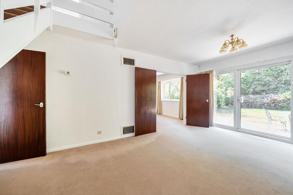 House in Tandridge, Church Town, Godstone - More