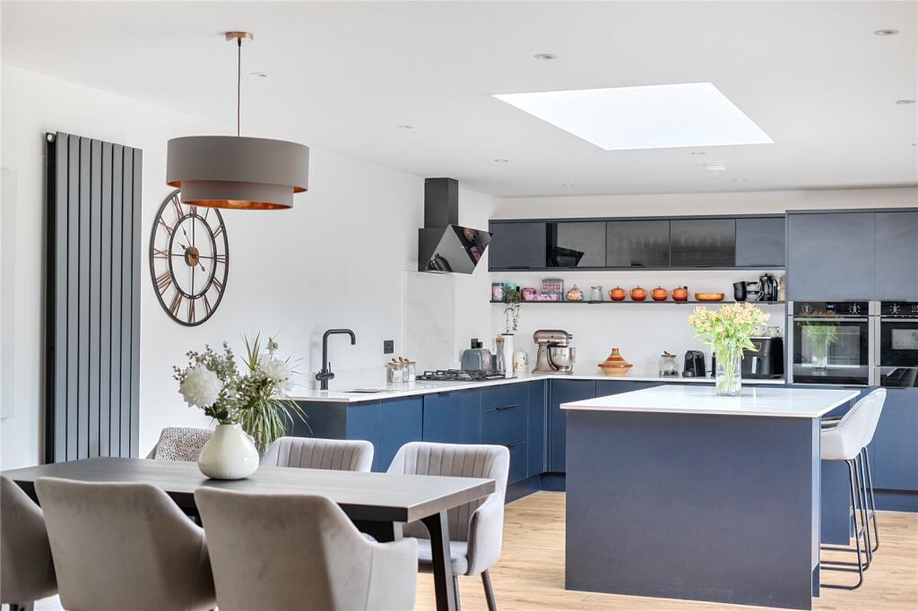 Laleham Close, Eastbourne, East Sussex, BN21 photo 3