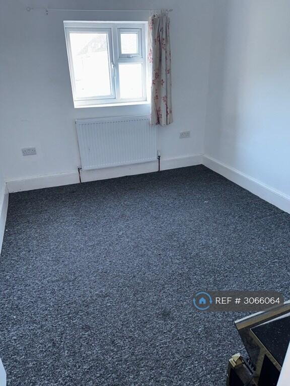 House in Wolverhampton, West Midlands - View 2