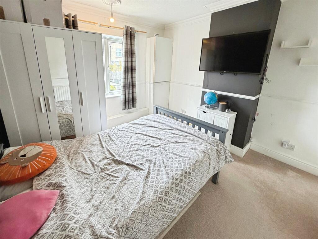 Main image of property: Cedars Avenue, Coventry, West Midlands, CV6