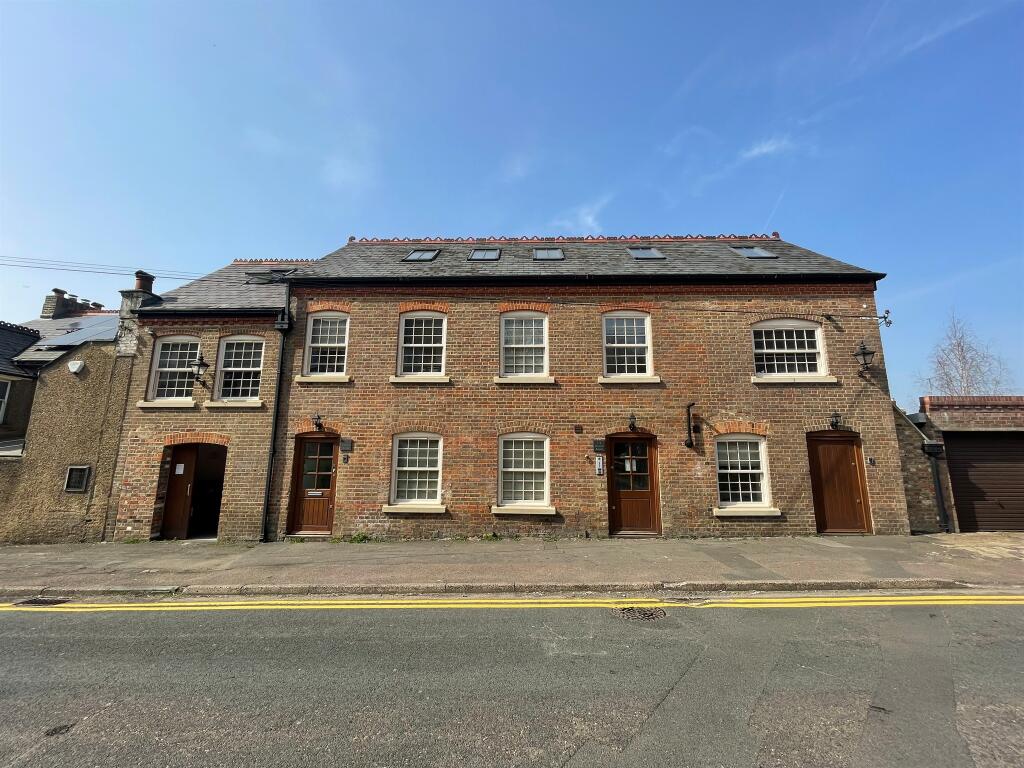 Main image of property: Victoria Road, Chesham