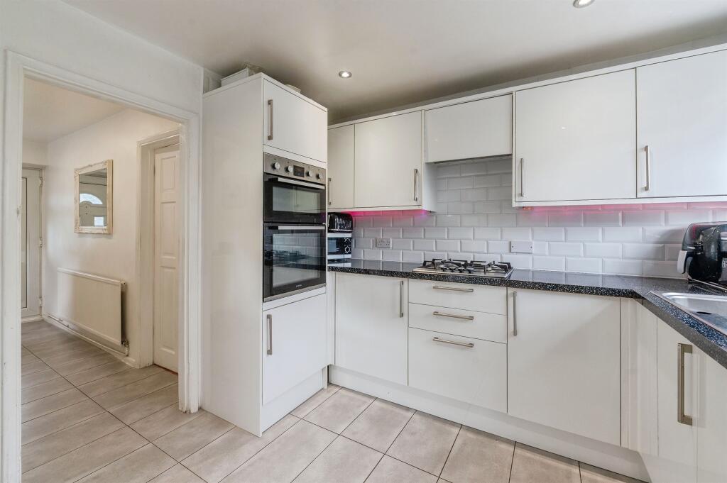House in Rainham, South Hornchurch - View 5