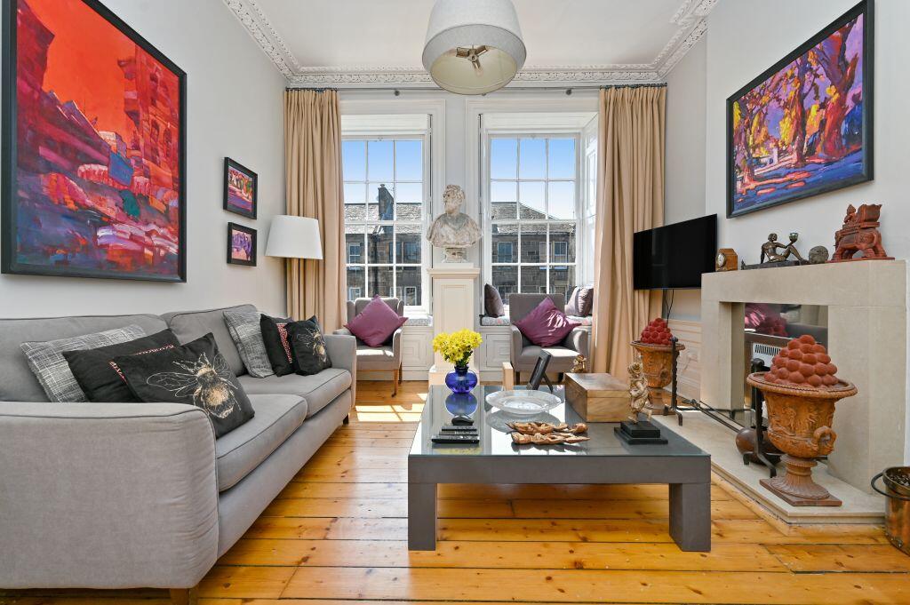 Main image of property: 15/4 Pitt Street, Edinburgh, EH6 4BX