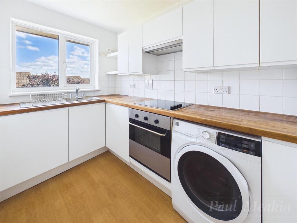 Apartment in Croydon - View 5