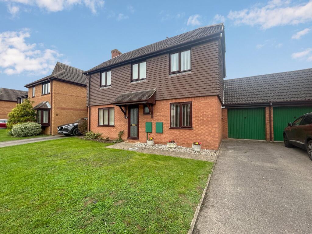 Main image of property: Apple Tree Close, Biggleswade, SG18