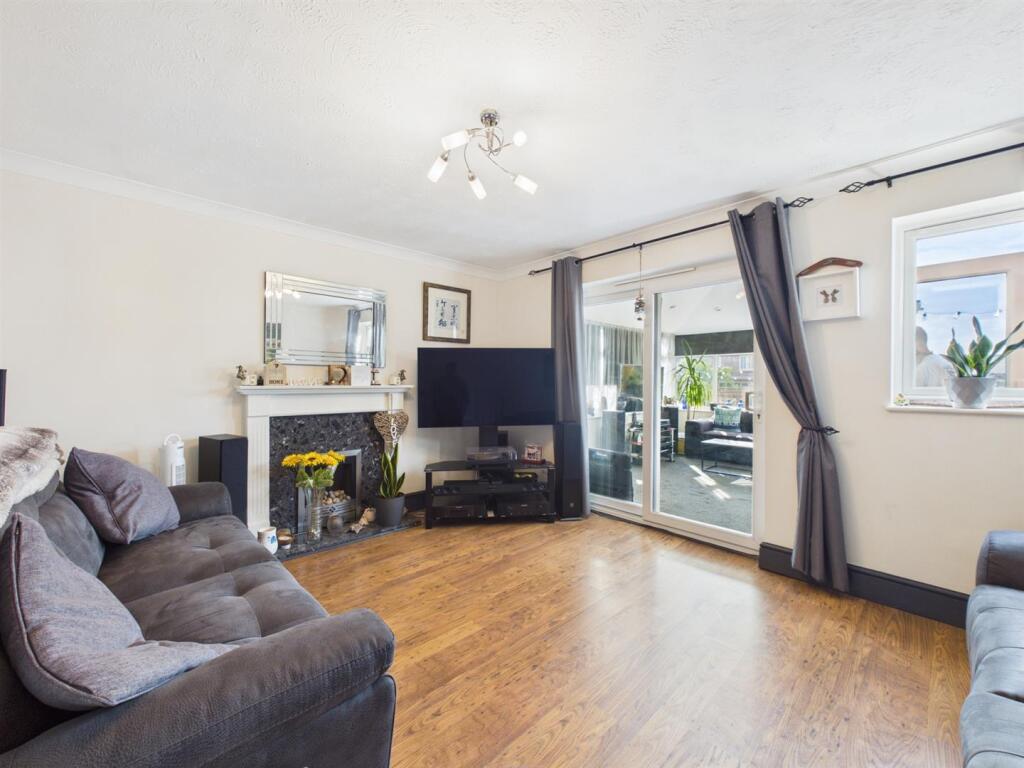 Stoppard Close, Ilkeston photo 4