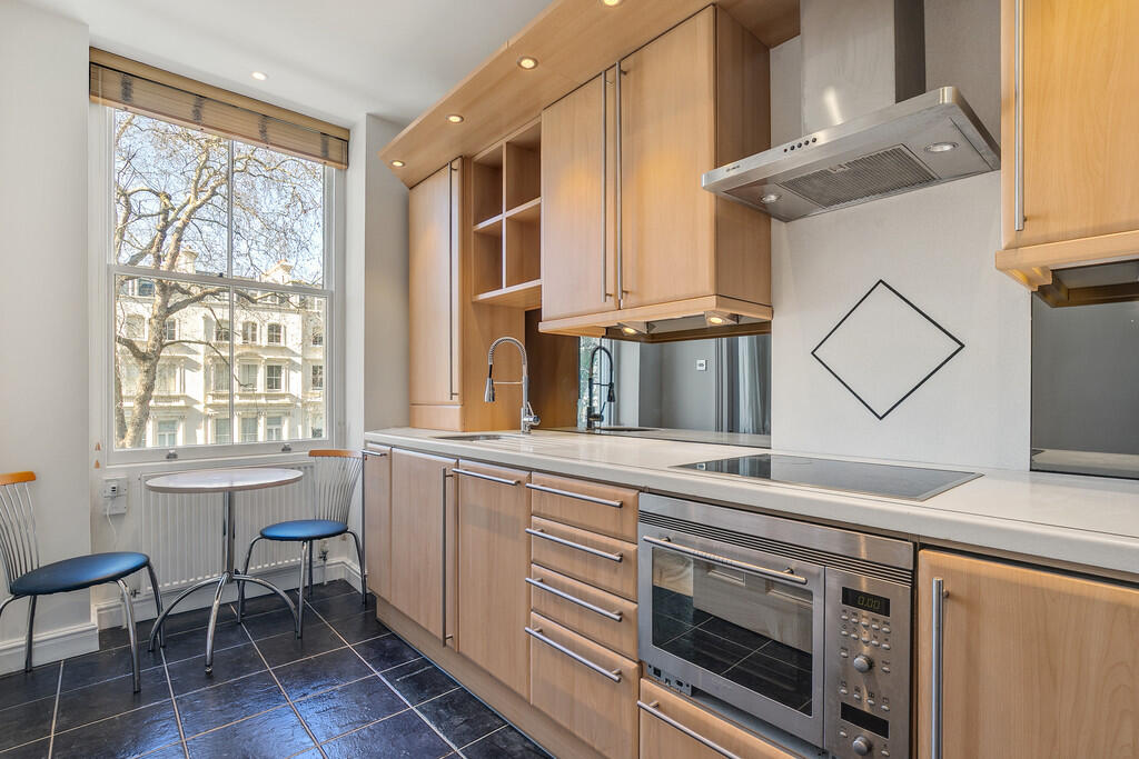 Apartment in London, Knightsbridge - View 3