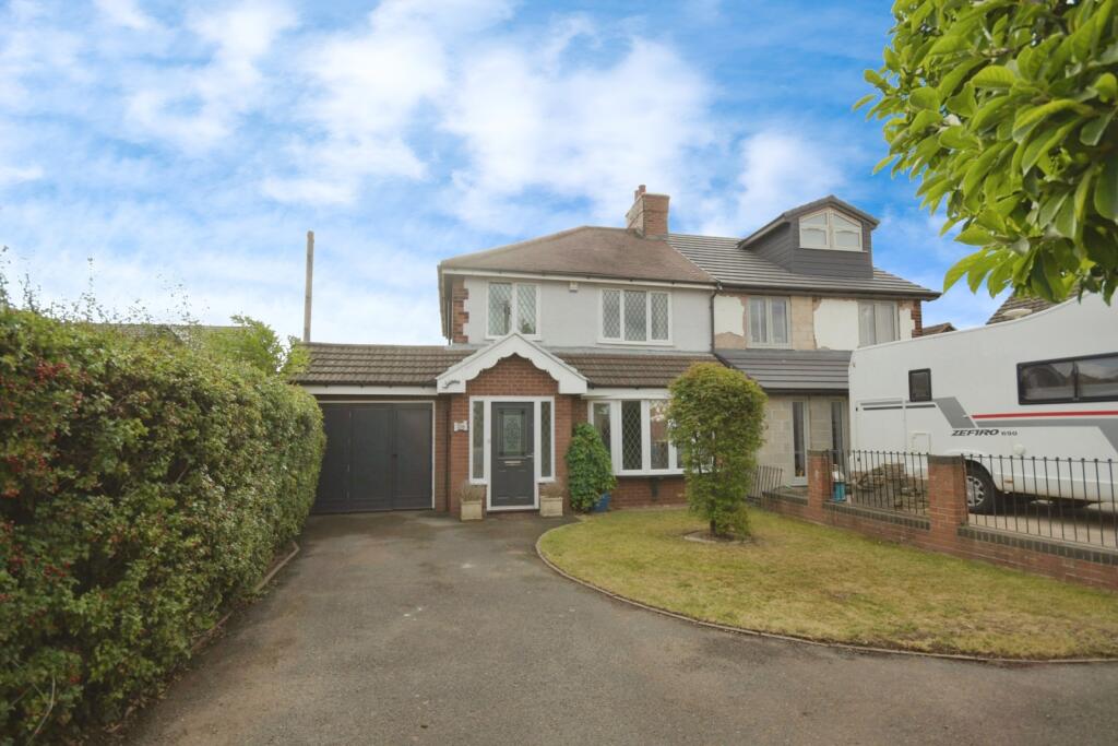 Main image of property: Leeming Lane North, Mansfield Woodhouse, Mansfield, Nottinghamshire, NG19