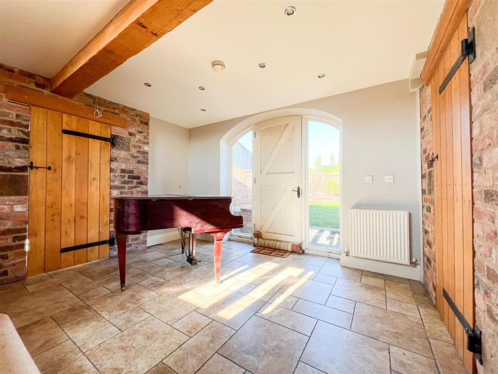 Groomfields House, Cresswell Road, Hilderstone, Stone, ST15 8SL photo 5
