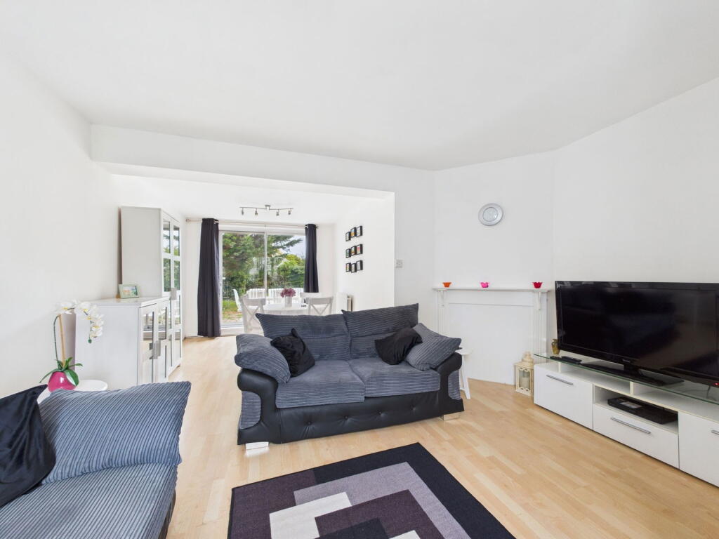 House in Worthing, West Sussex - View 2