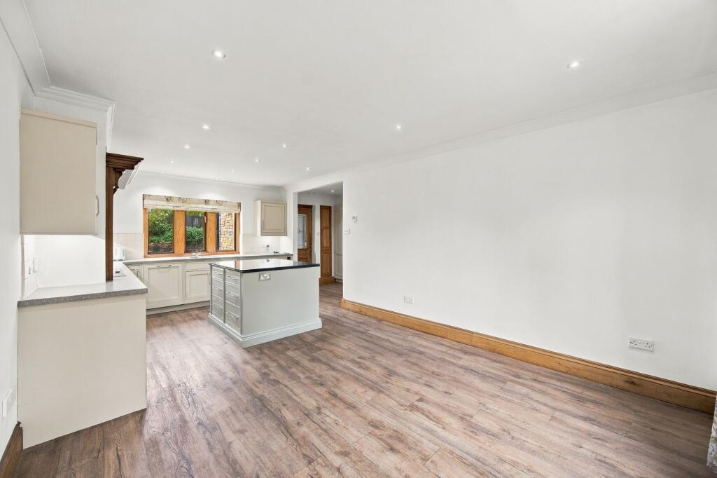 Loveclough Road, Rossendale, BB4 photo 4