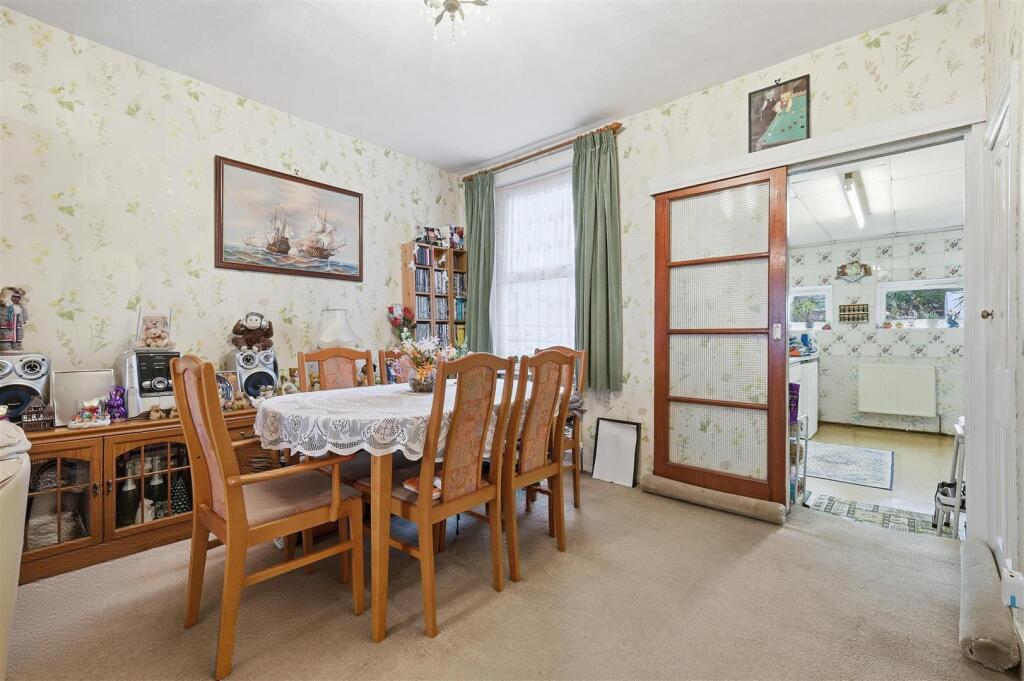 Beaconsfield Road, Enfield – pohled 4