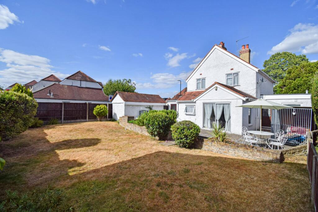 House in Slough, Burnham - View 4
