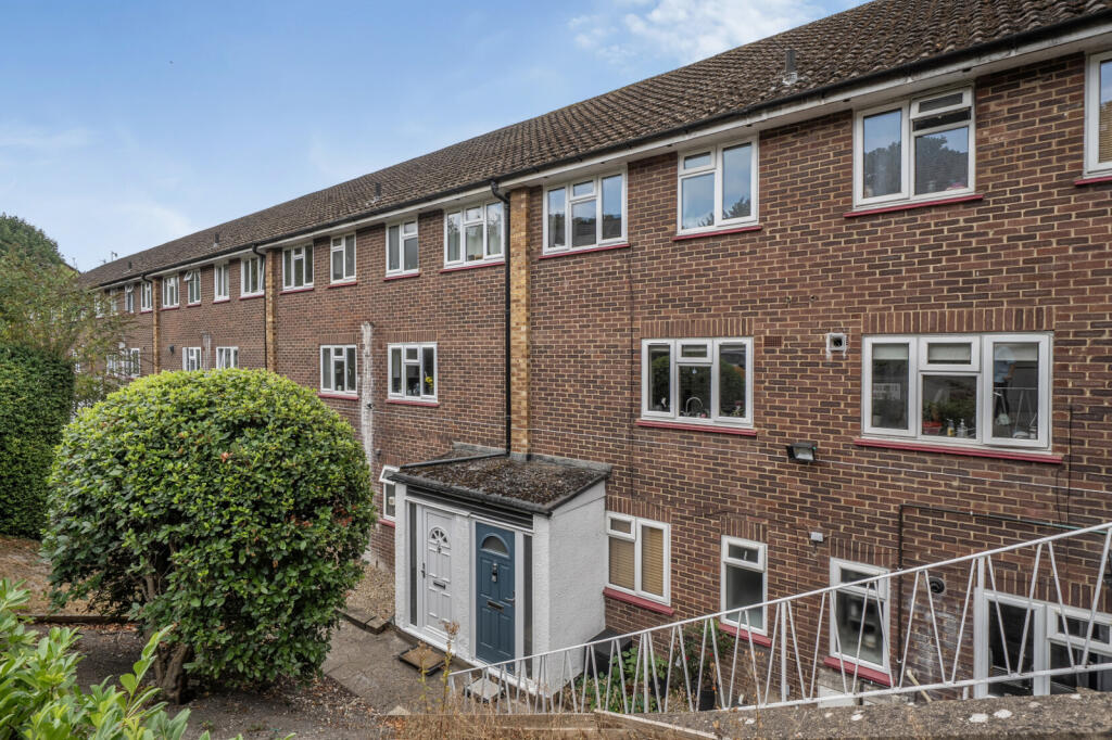 Main image of property: Amersham Hill, High Wycombe, Buckinghamshire