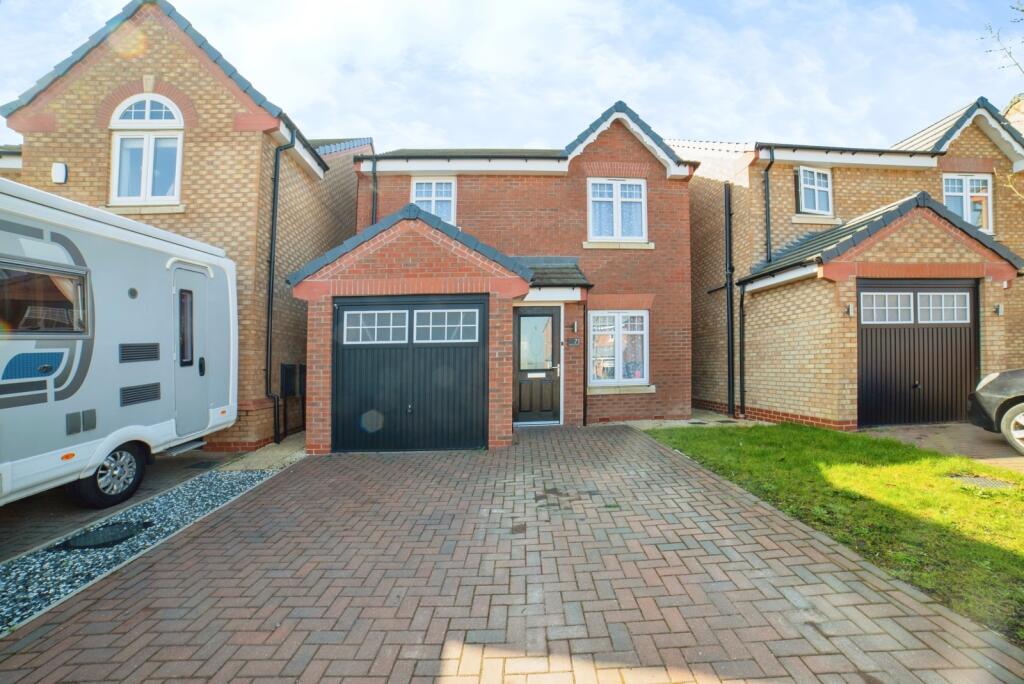 3-bed detached on Red Fox Avenue, Stanton Hill, Sutton-in-Ashfield, Nottinghamshire, NG17, £240,000