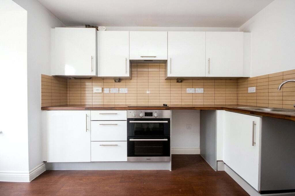 House in Bristol, Almondsbury - View 3