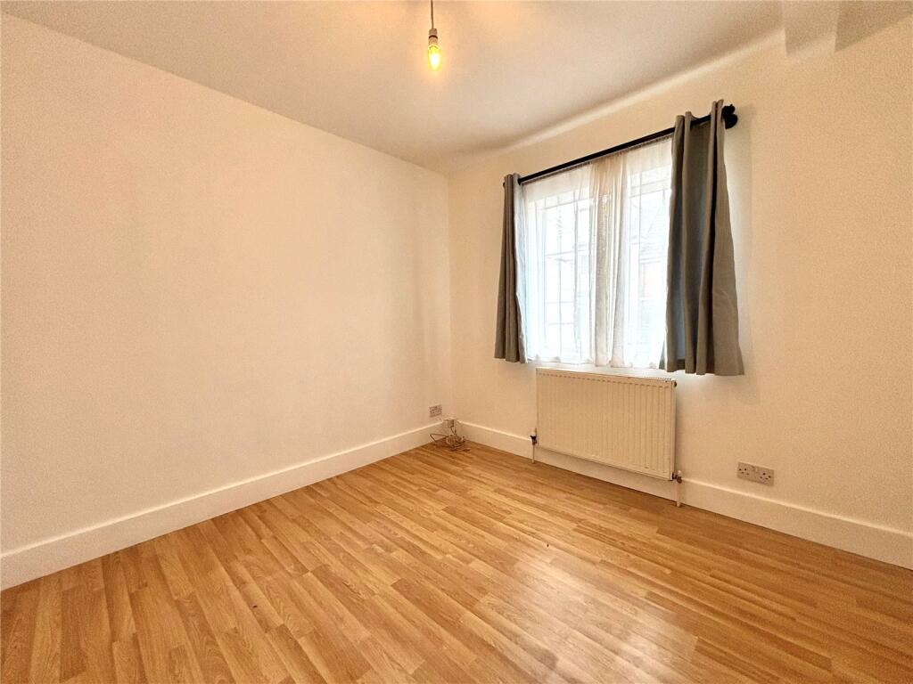 Apartment in Guildford - View 5
