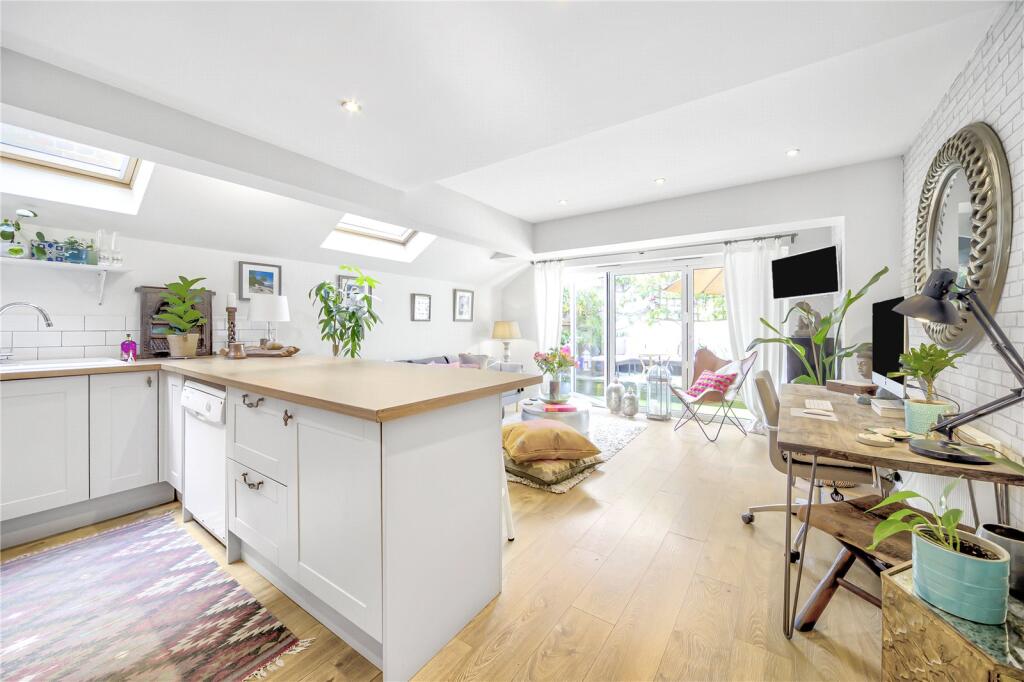 Stephendale Road, Fulham, London, SW6 - View 3