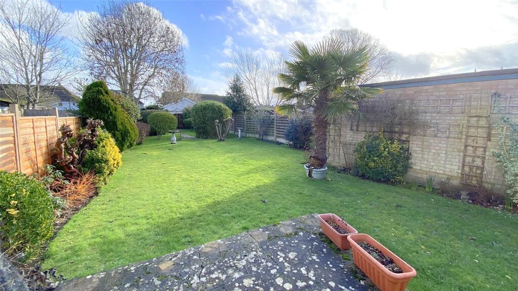 Pratton Avenue, Lancing, West Sussex, BN15 photo 2