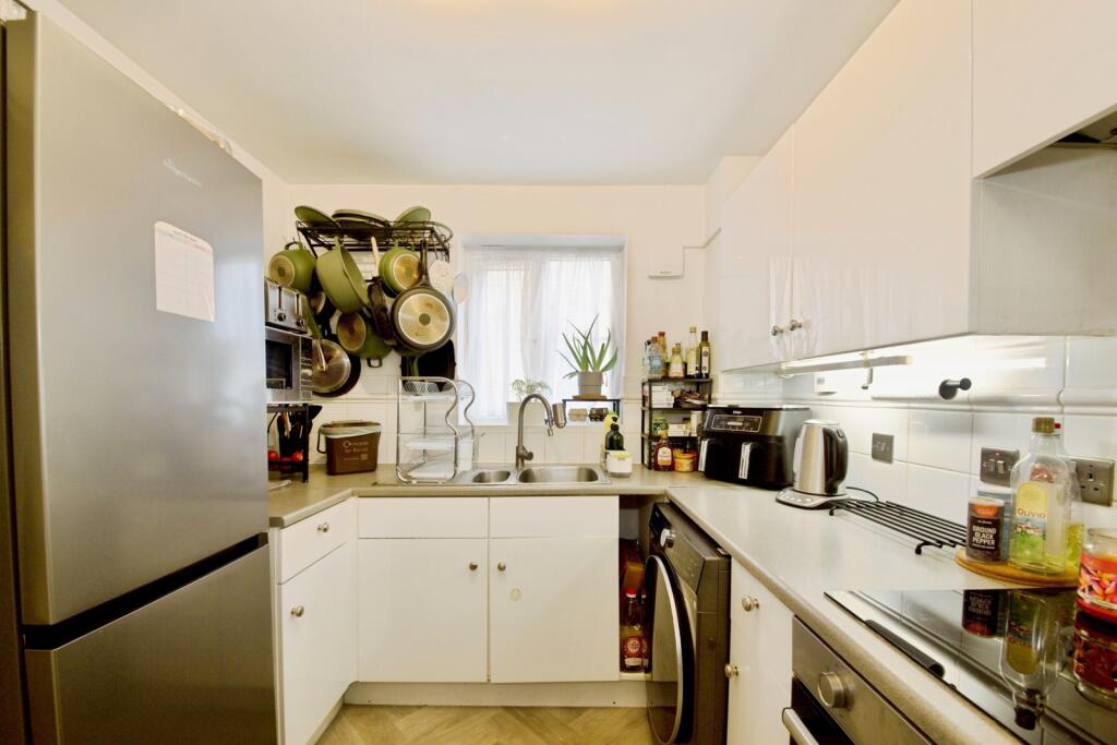 Apartment in London - View 5