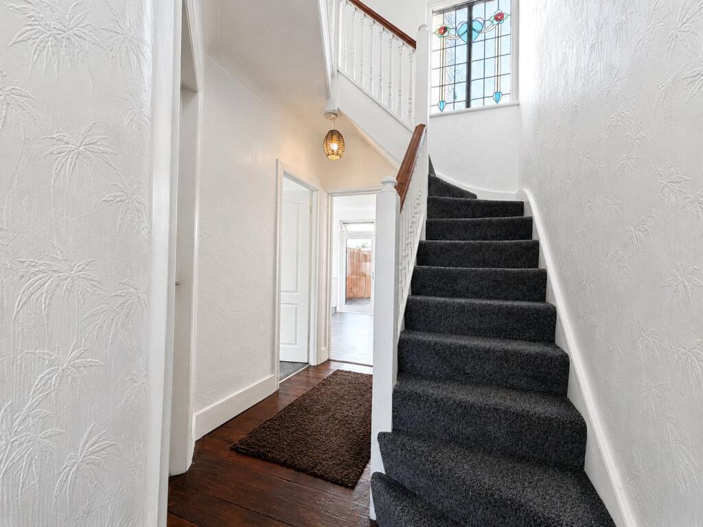 House in Southend-on-Sea - More