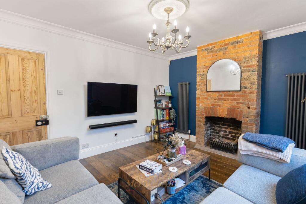 House in Crawley, West Green - View 5