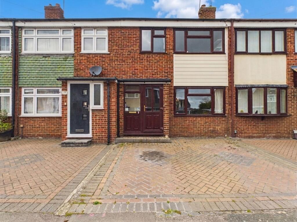 Main image of property: Silverdale East, Stanford-Le-Hope, SS17