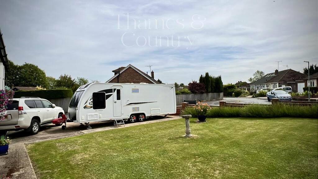 House in Flackwell Heath, Chepping Wycombe - View 4