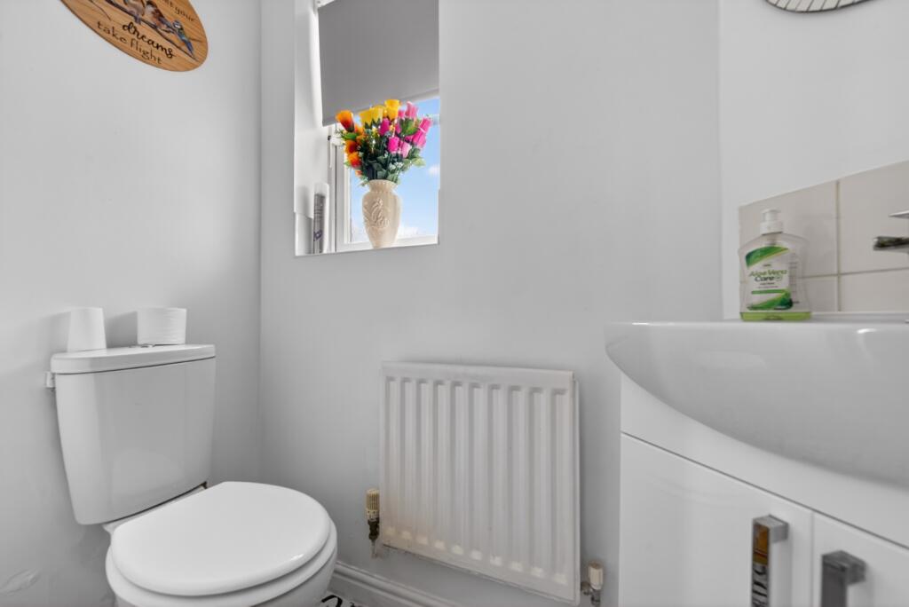 House in Cardiff, Trowbridge - View 5