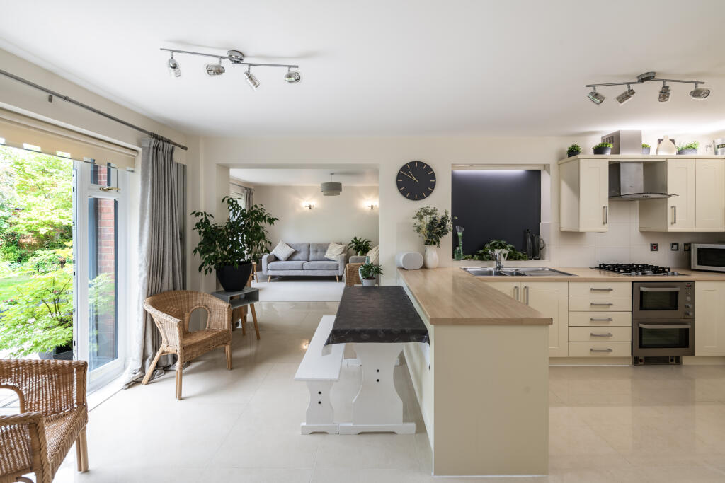 House in Redhill - View 5