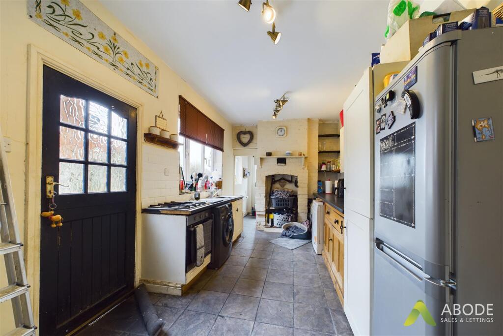 Belvedere Road, Burton-on-Trent photo 4