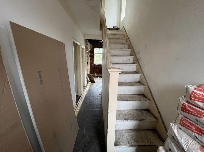 9 Shill Bank Avenue, Mirfield, West Yorkshire, WF14 0QS photo 5