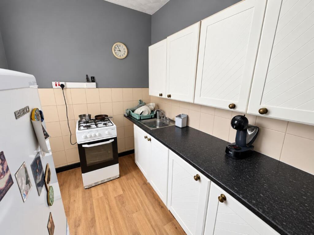 Flat 1, 3 Foster Hill Road, Bedford, Bedfordshire, MK40 2ES photo 3