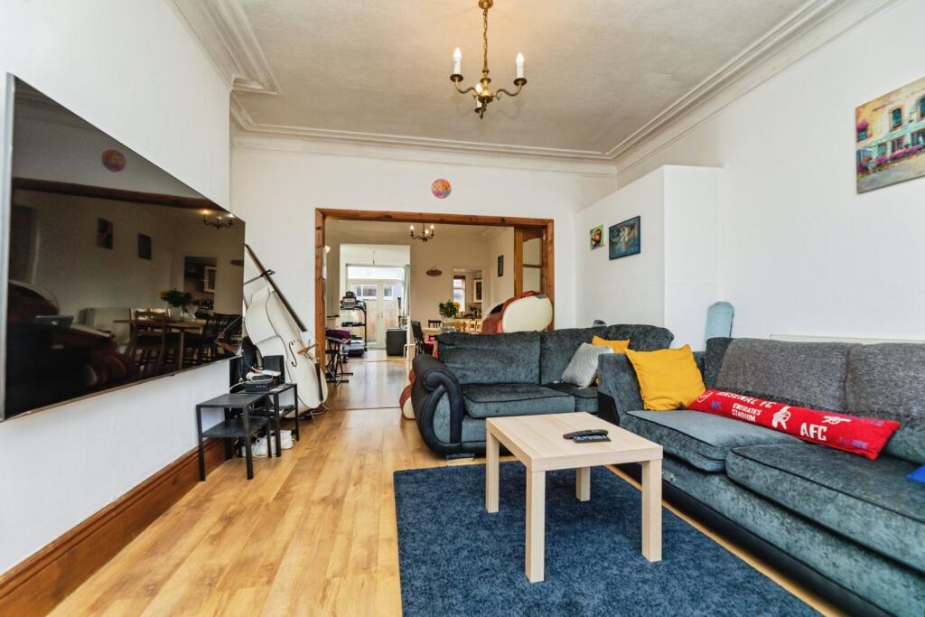 Chantrey Road, Sheffield, South Yorkshire, S8 photo 3