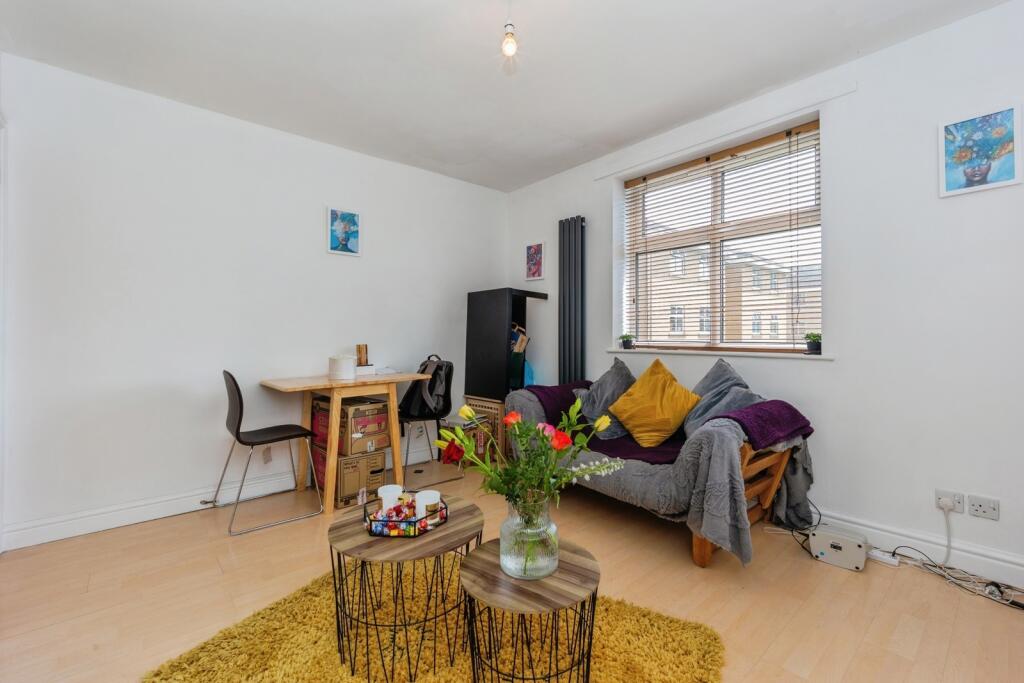 Cotterdale Close, Whalley Range, Manchester, M16 photo 4