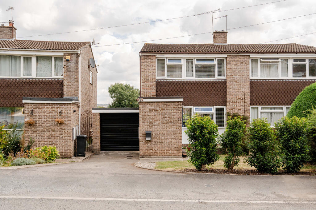 House in Bristol, Upper Knowle, St Philip's Marsh - View 2