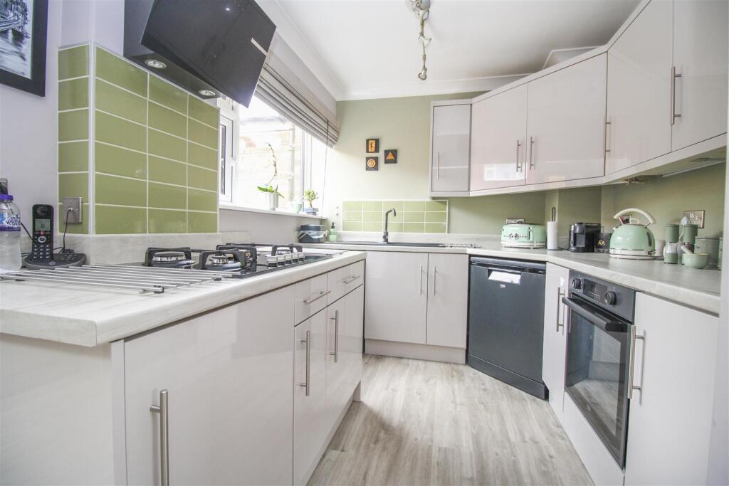 Rushes Mead, Harlow - View 5